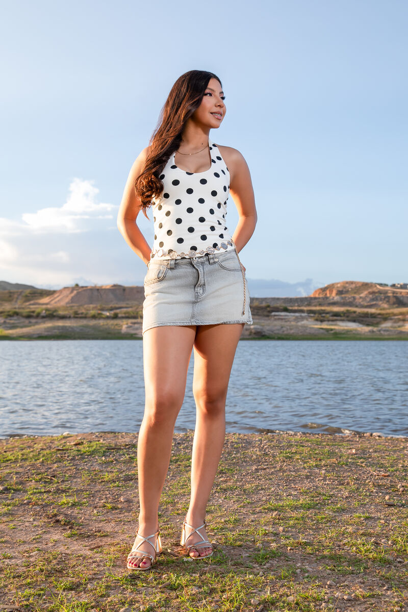 Miranda frente al lago